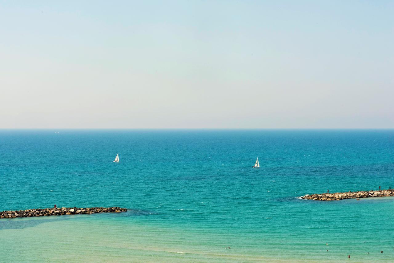 Excellent Beachfront Apt W/ Pool Access By Sea N' Rent Tel Aviv Esterno foto