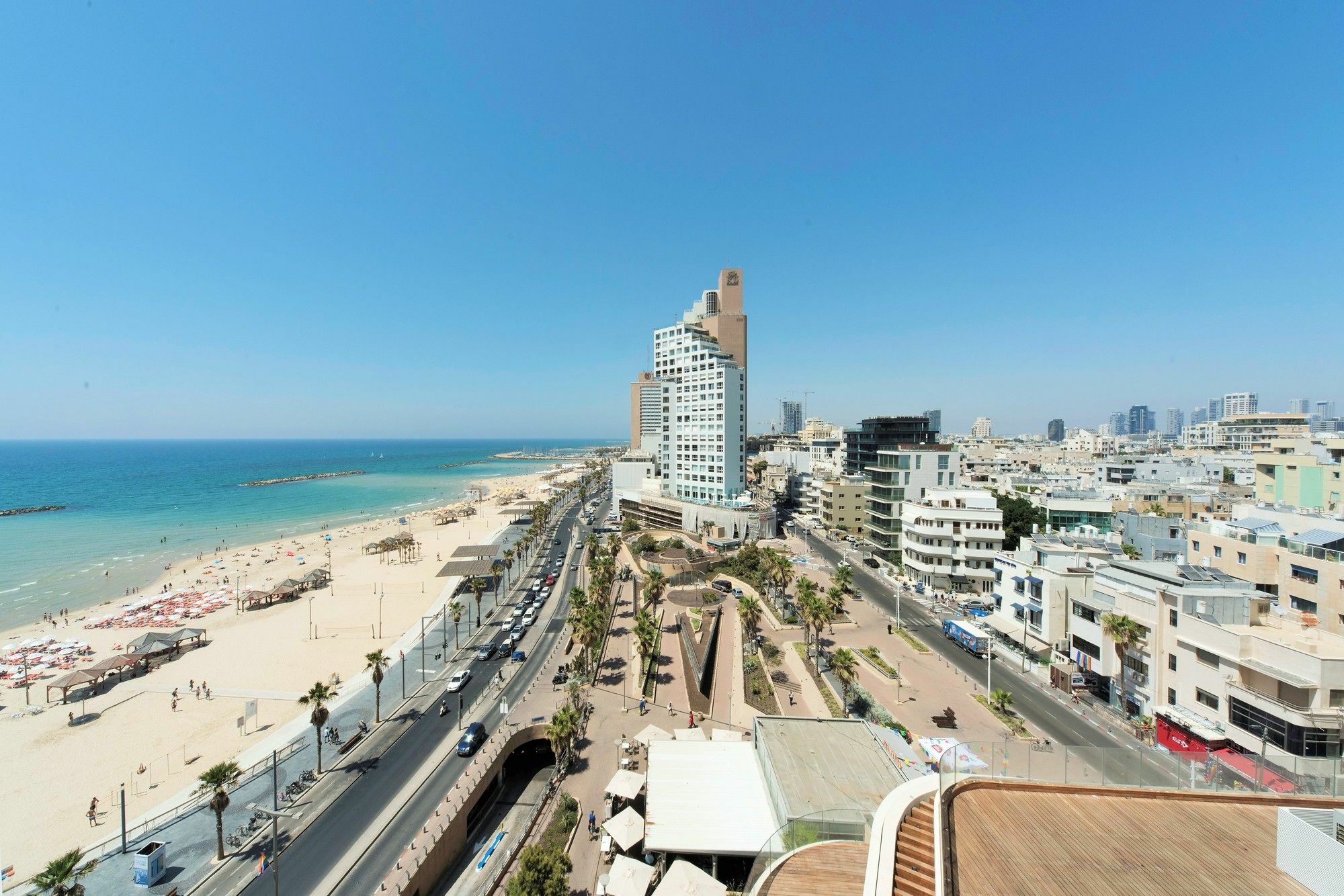 Excellent Beachfront Apt W/ Pool Access By Sea N' Rent Tel Aviv Esterno foto