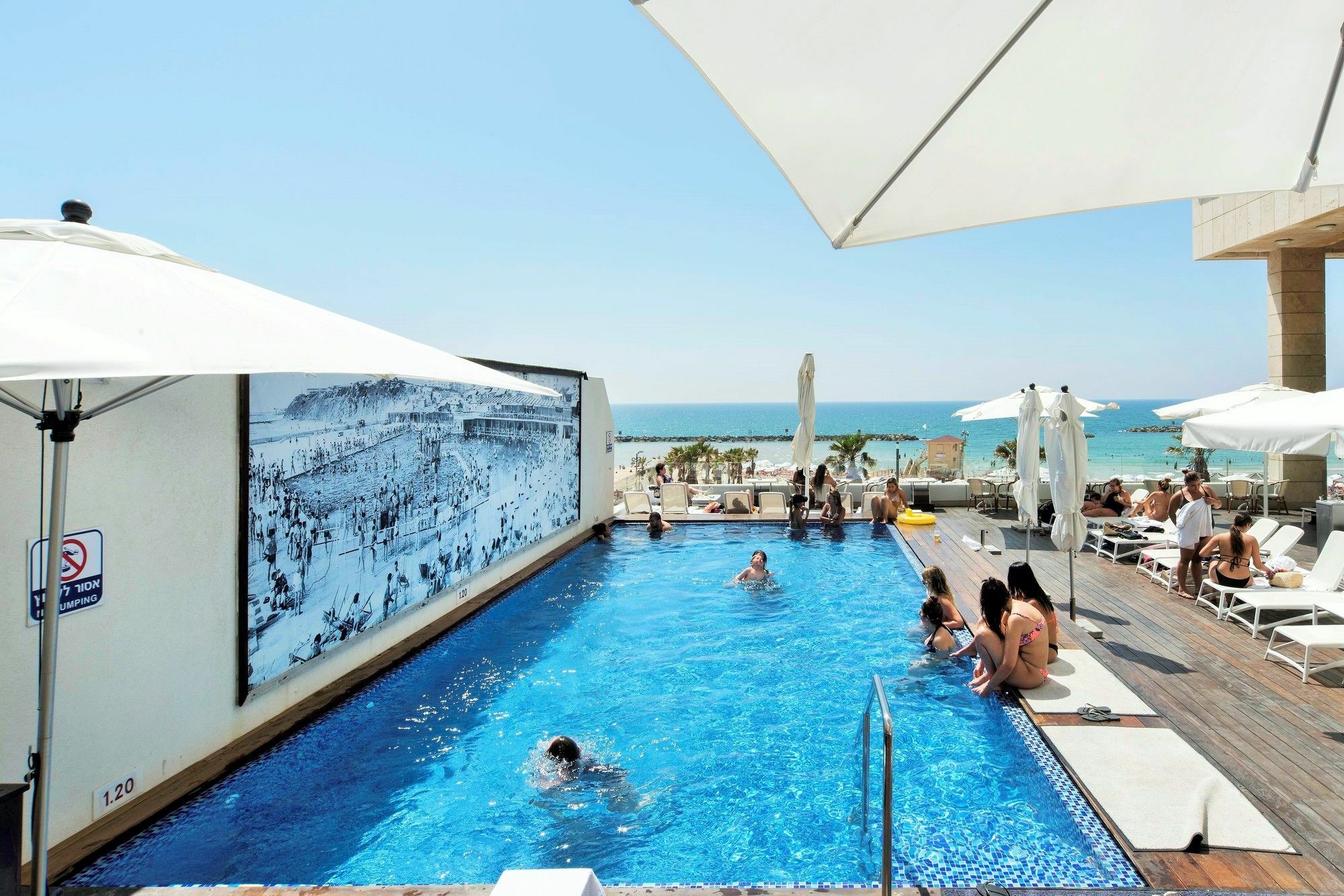 Excellent Beachfront Apt W/ Pool Access By Sea N' Rent Tel Aviv Esterno foto