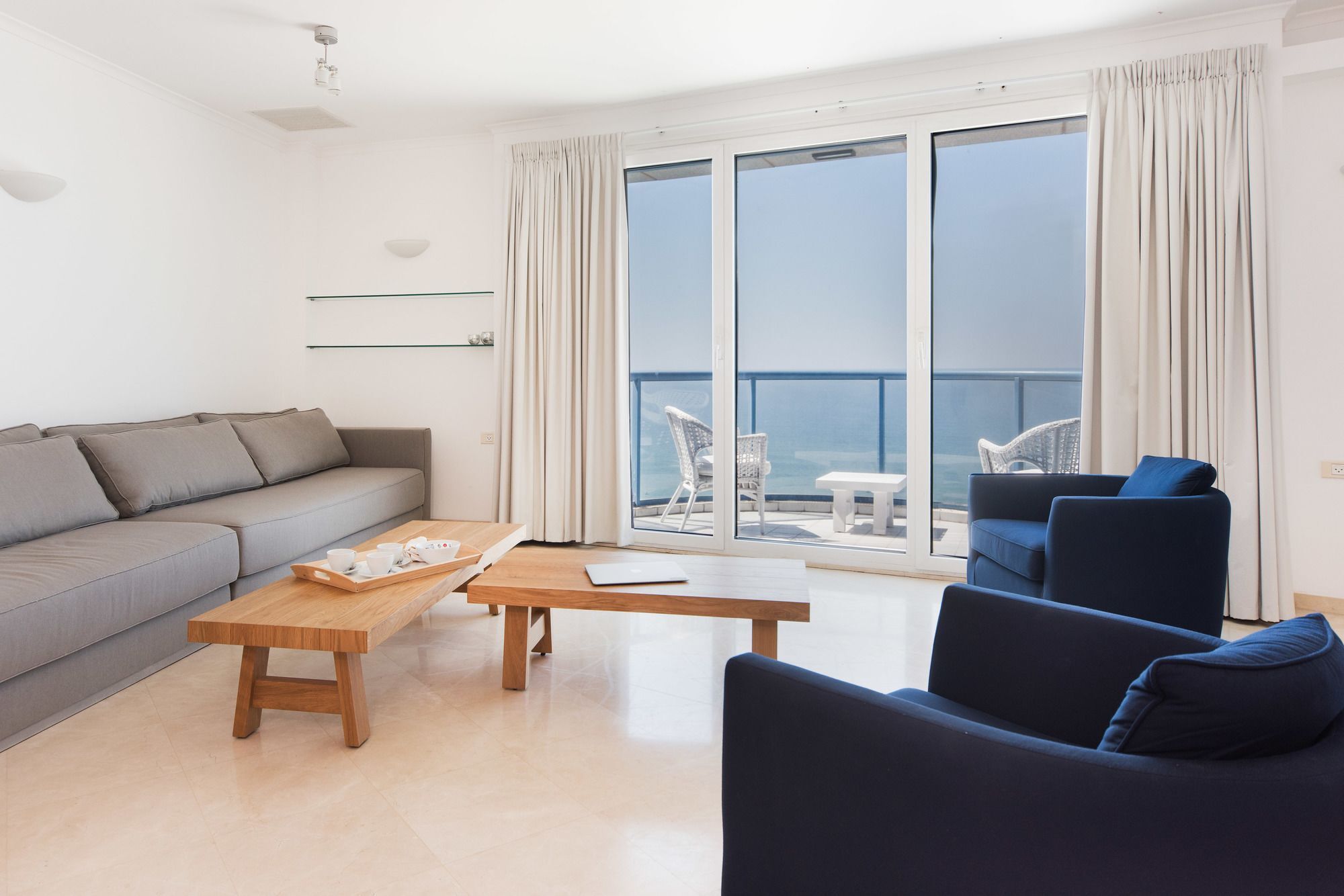 Excellent Beachfront Apt W/ Pool Access By Sea N' Rent Tel Aviv Esterno foto