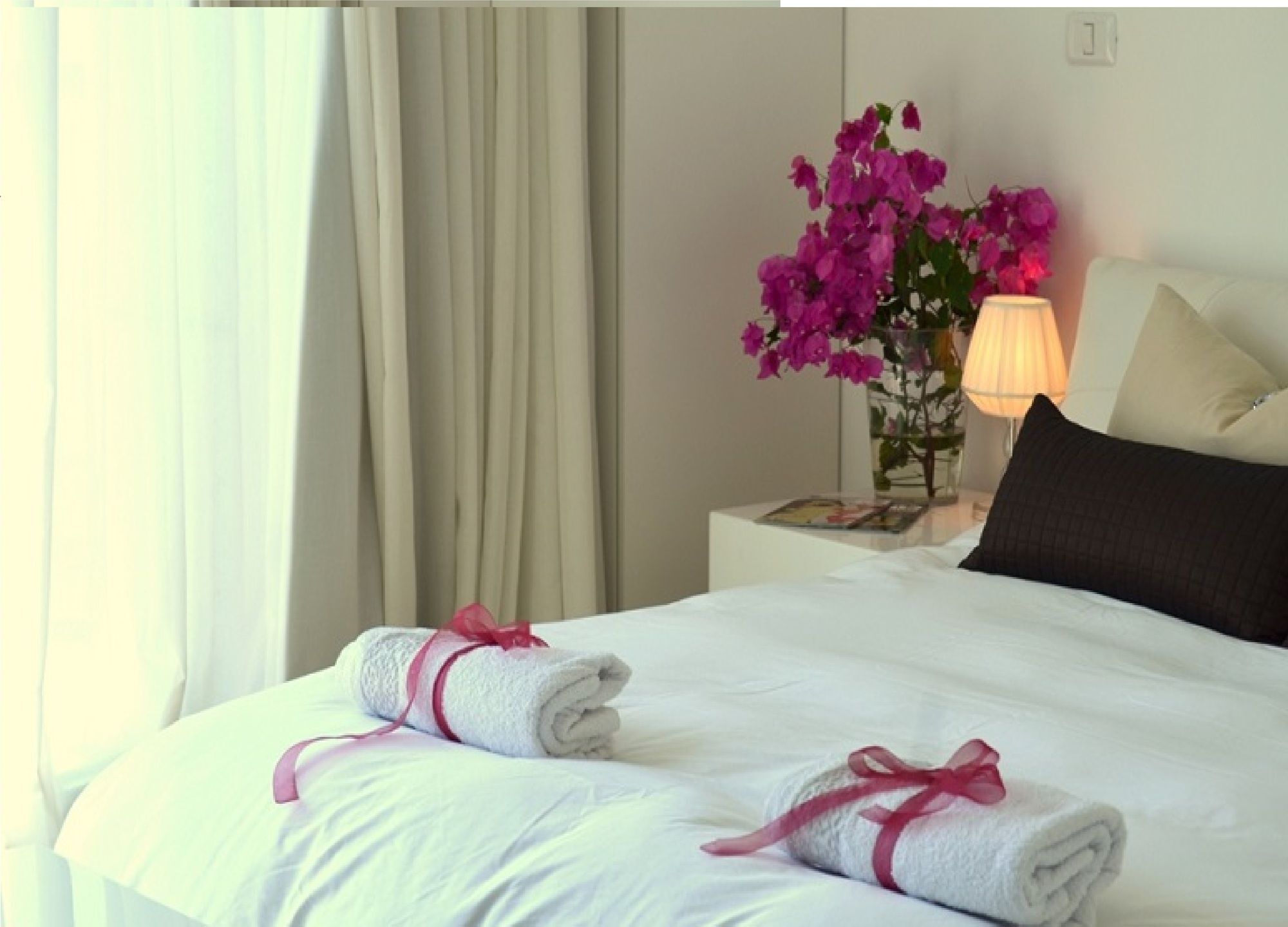 Excellent Beachfront Apt W/ Pool Access By Sea N' Rent Tel Aviv Esterno foto