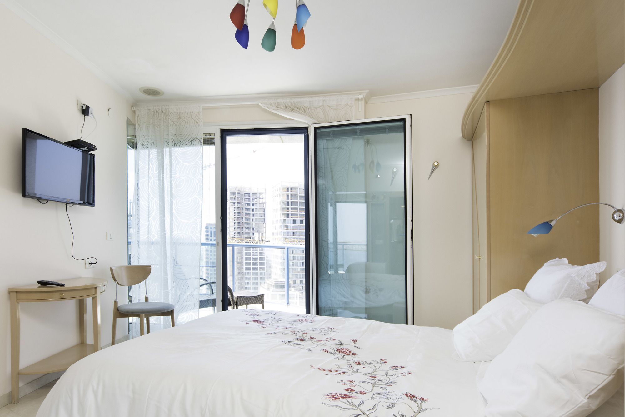 Excellent Beachfront Apt W/ Pool Access By Sea N' Rent Tel Aviv Esterno foto
