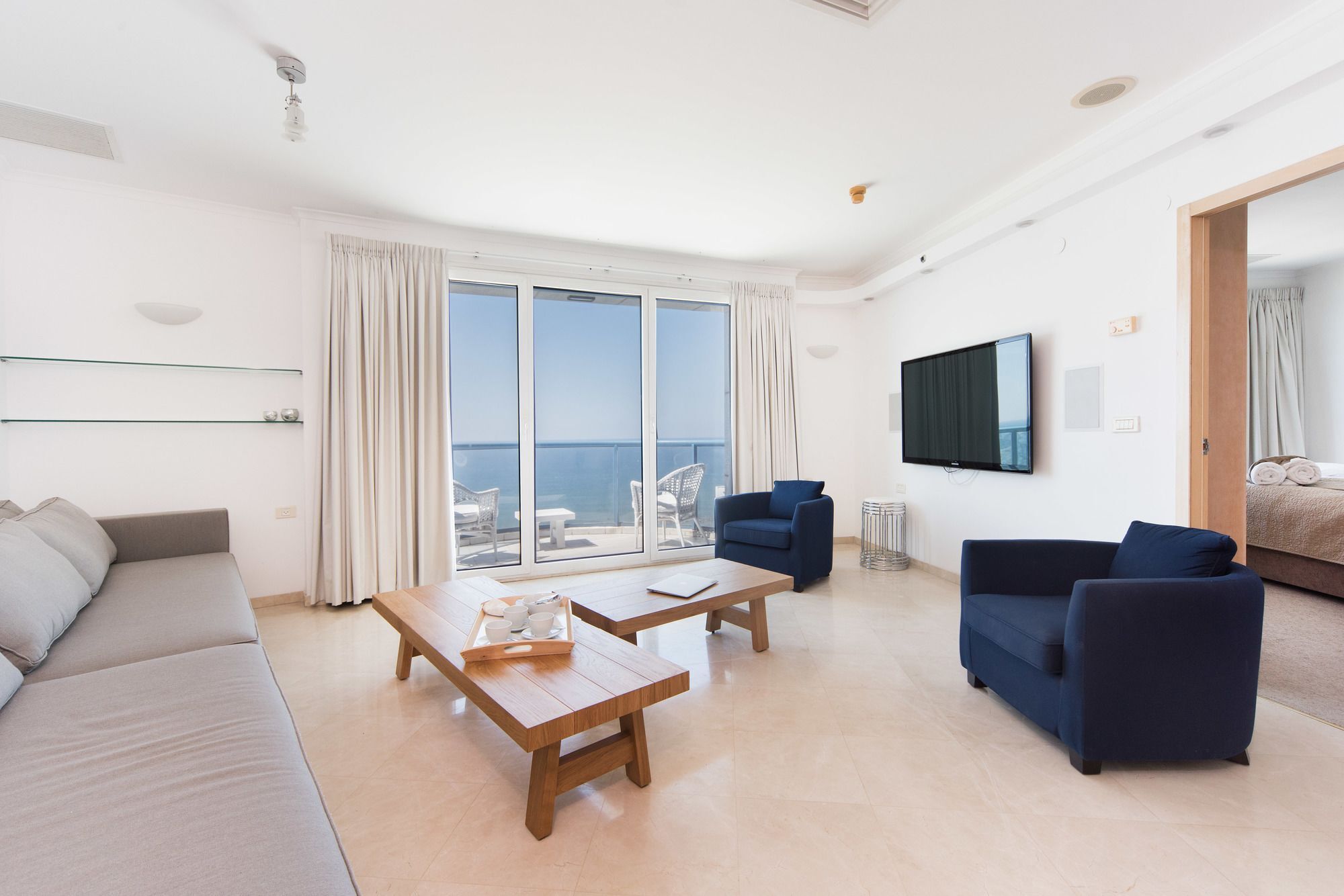 Excellent Beachfront Apt W/ Pool Access By Sea N' Rent Tel Aviv Esterno foto