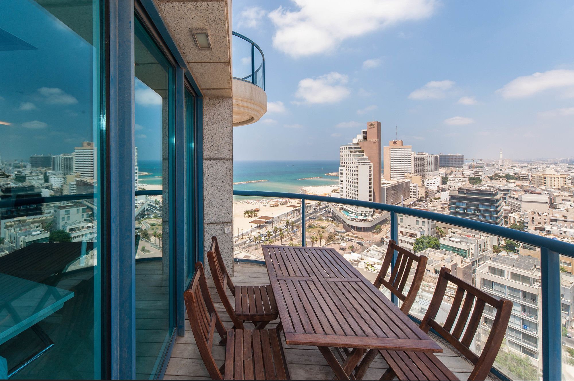 Excellent Beachfront Apt W/ Pool Access By Sea N' Rent Tel Aviv Esterno foto