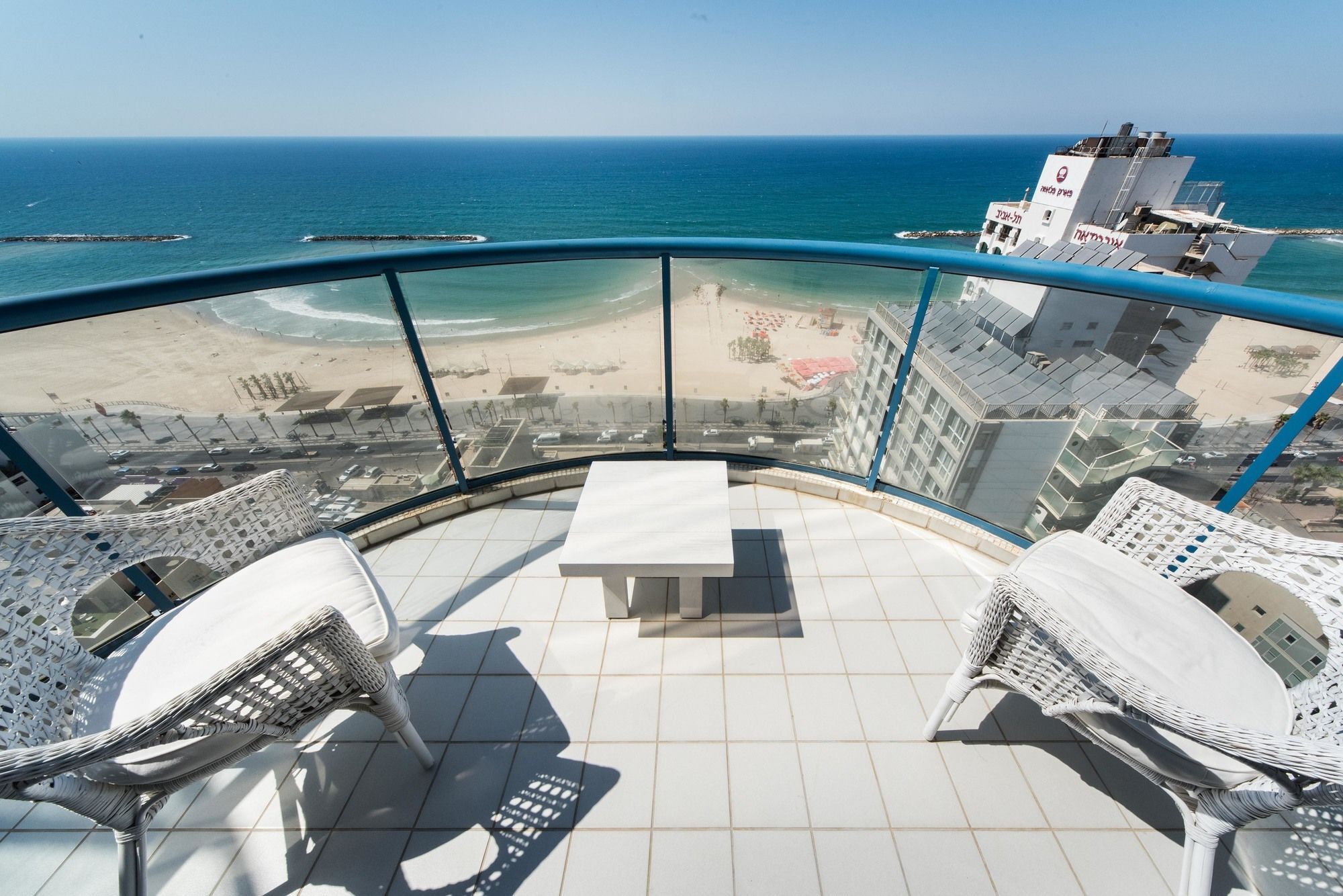 Excellent Beachfront Apt W/ Pool Access By Sea N' Rent Tel Aviv Esterno foto