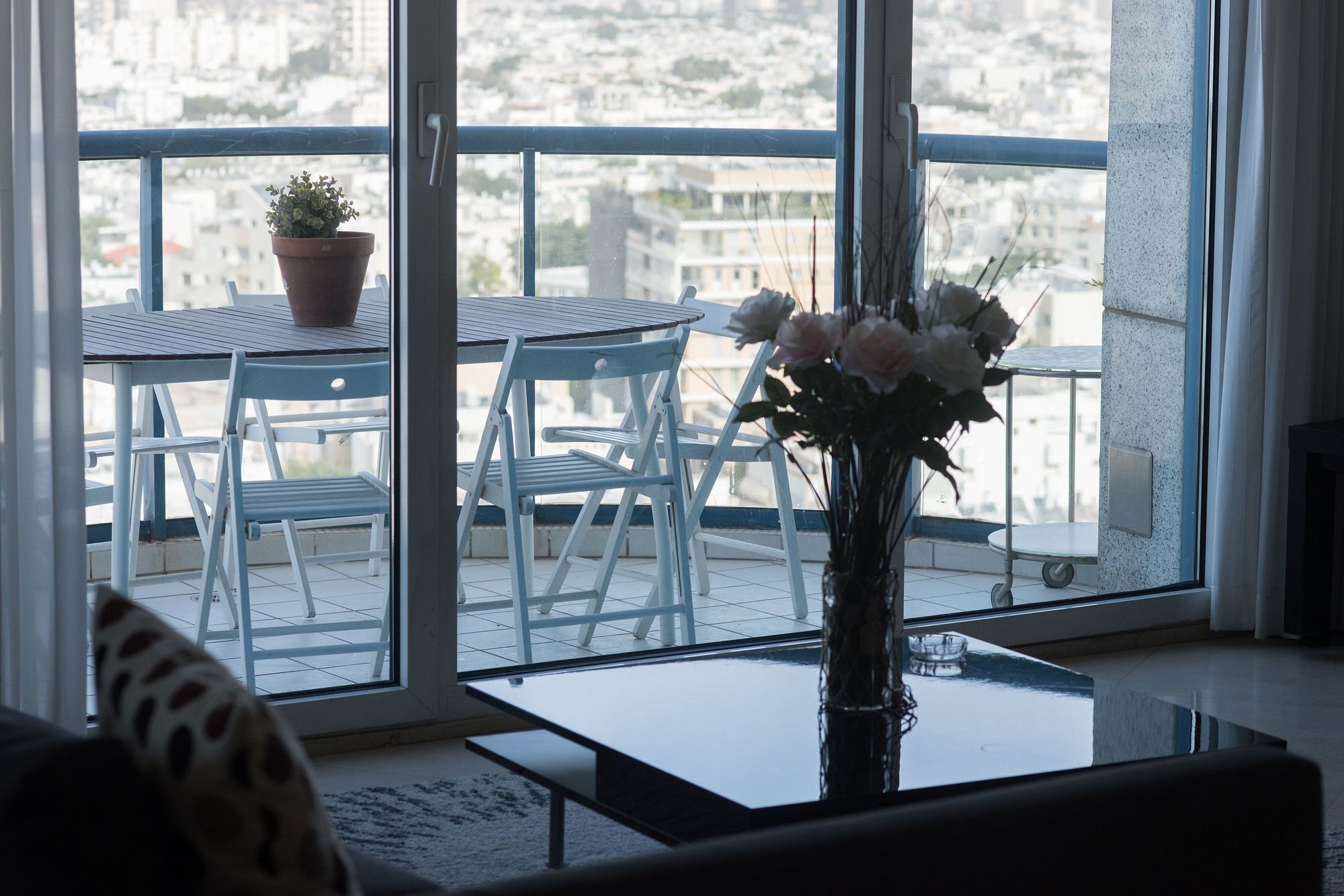 Excellent Beachfront Apt W/ Pool Access By Sea N' Rent Tel Aviv Esterno foto